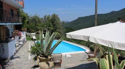 Villa Bifamiliare 10 locali di 210 m² in Testico (17020)