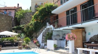 Villa Bifamiliare 10 locali di 210 m² in Testico (17020)