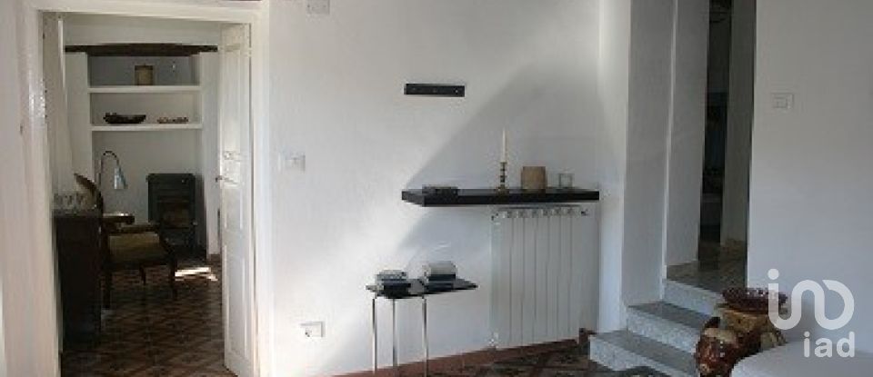 Villa Bifamiliare 10 locali di 210 m² in Testico (17020)