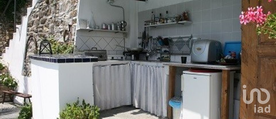 Villa Bifamiliare 10 locali di 210 m² in Testico (17020)