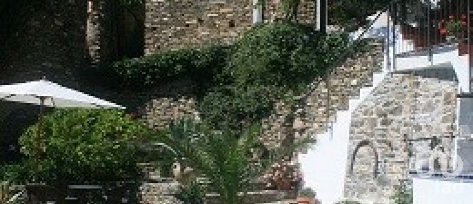 Villa Bifamiliare 10 locali di 210 m² in Testico (17020)