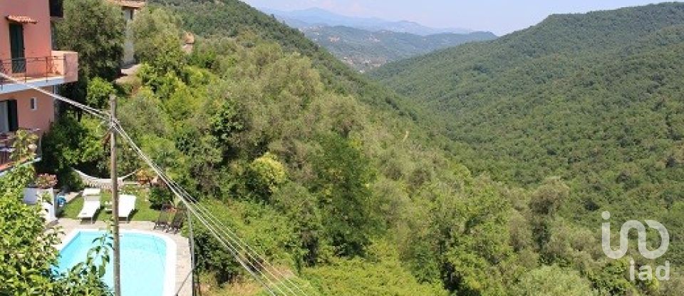 Villa Bifamiliare 10 locali di 210 m² in Testico (17020)