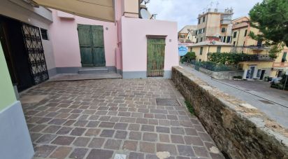 Attività locali di 51 m² in Arenzano (16011)