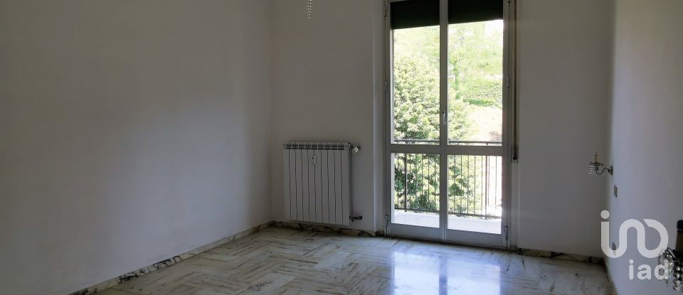 Four-room apartment of 90 m² in Savona (17100)