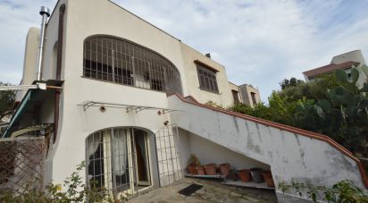 Casa indipendente / Villa 8 locali di 150 m² in Toirano (17055)