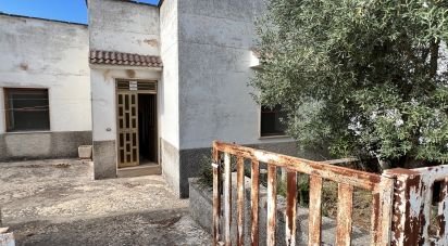 Casale 5 locali di 170 m² in Cisternino (72014)