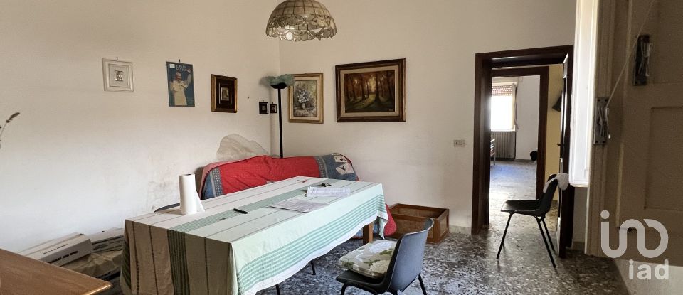 Farm 5 rooms of 170 m² in Cisternino (72014)