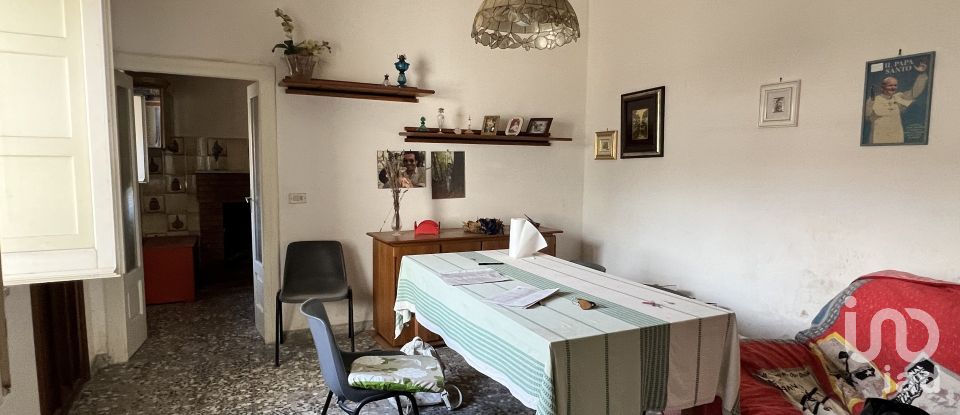Farm 5 rooms of 170 m² in Cisternino (72014)