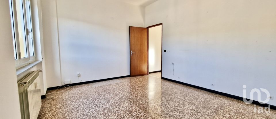 Apartment 5 rooms of 90 m² in Genova (16141)