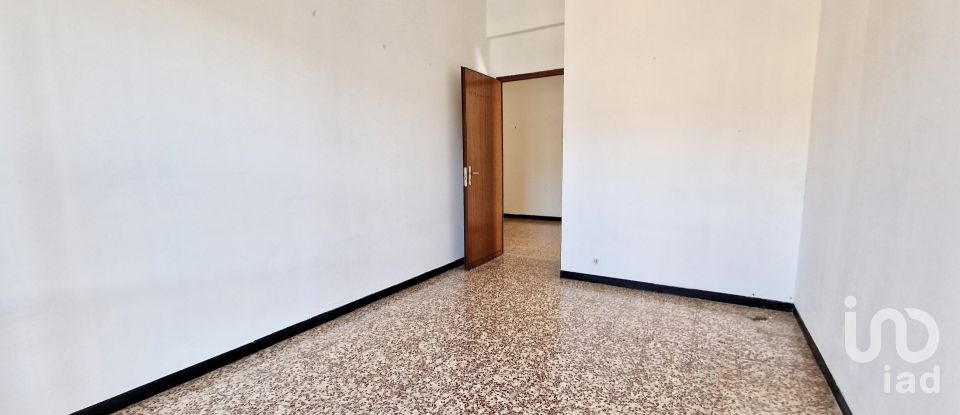 Apartment 5 rooms of 90 m² in Genova (16141)