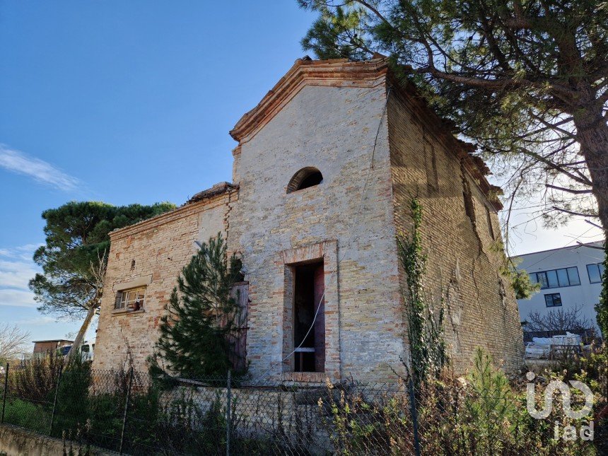 Country home 6 rooms of 180 m² in Castelfidardo (60022)