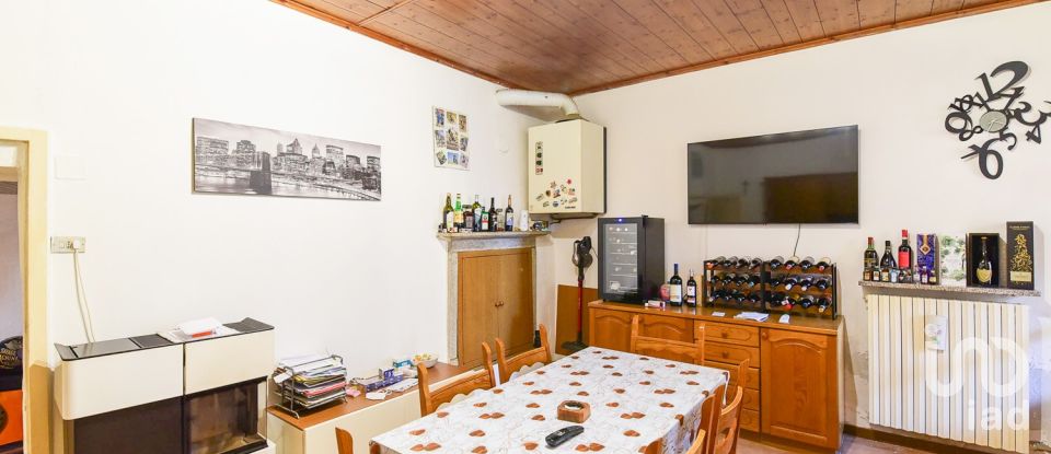Apartment 6 rooms of 140 m² in Oggiono (23848)