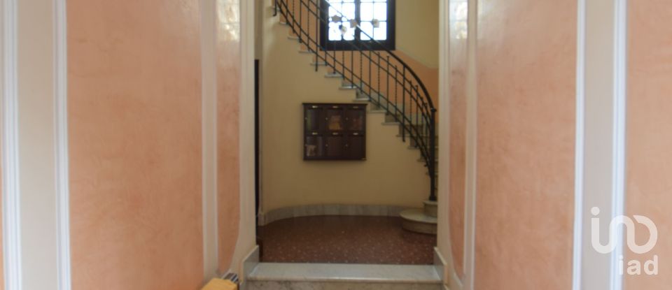 Apartment 6 rooms of 100 m² in Genova (16131)