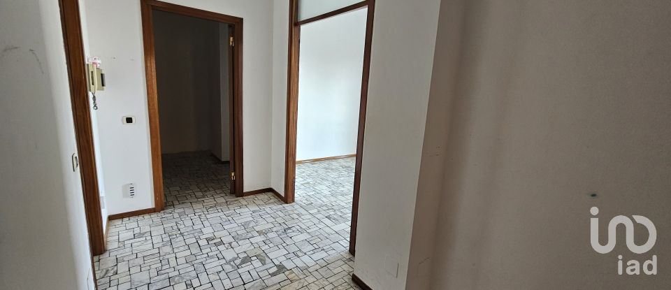Apartment 6 rooms of 140 m² in Vercelli (13100)