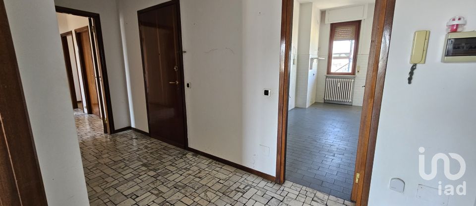 Apartment 6 rooms of 140 m² in Vercelli (13100)
