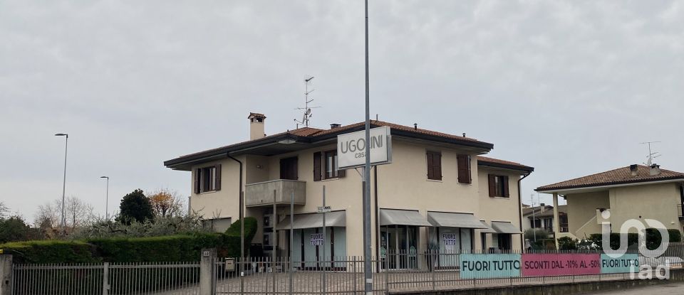 Negozio / locale commerciale di 210 m² in San Pietro in Cariano (37029)