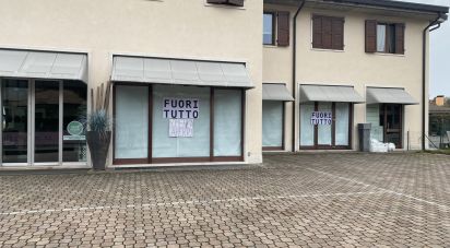 Negozio / locale commerciale di 210 m² in San Pietro in Cariano (37029)