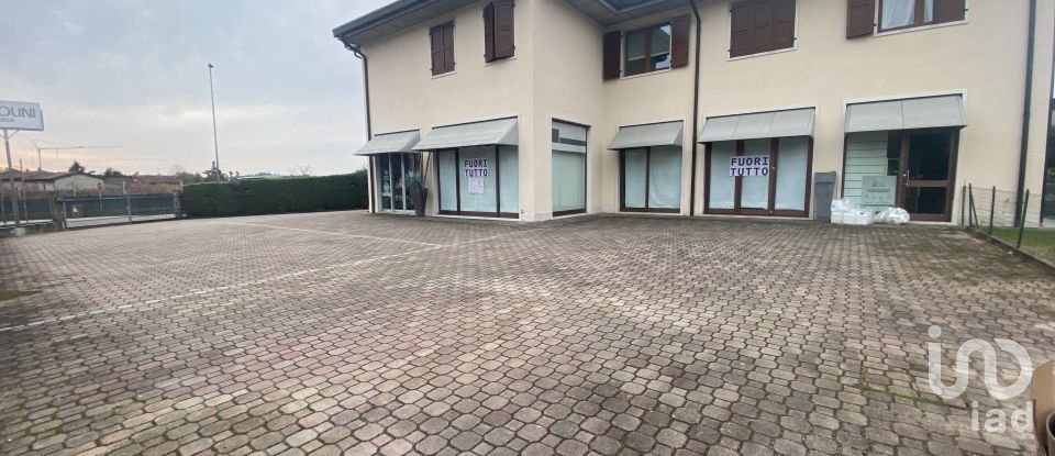 Shop / premises commercial of 210 m² in San Pietro in Cariano (37029)