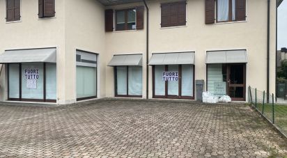Negozio / locale commerciale di 210 m² in San Pietro in Cariano (37029)