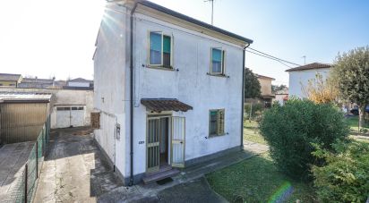 House 4 rooms of 101 m² in Jolanda di Savoia (44037)