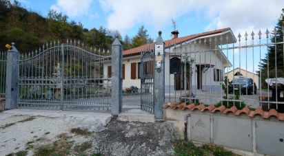 Villa 6 locali di 90 m² in Apiro (62021)
