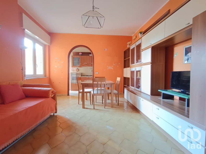 Three-room apartment of 125 m² in Qualiano (80019)