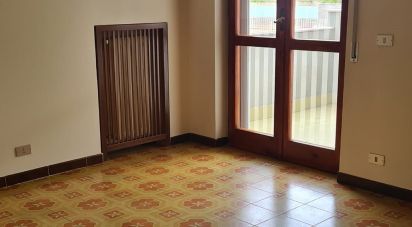 Apartment 5 rooms of 140 m² in Bari (70125)