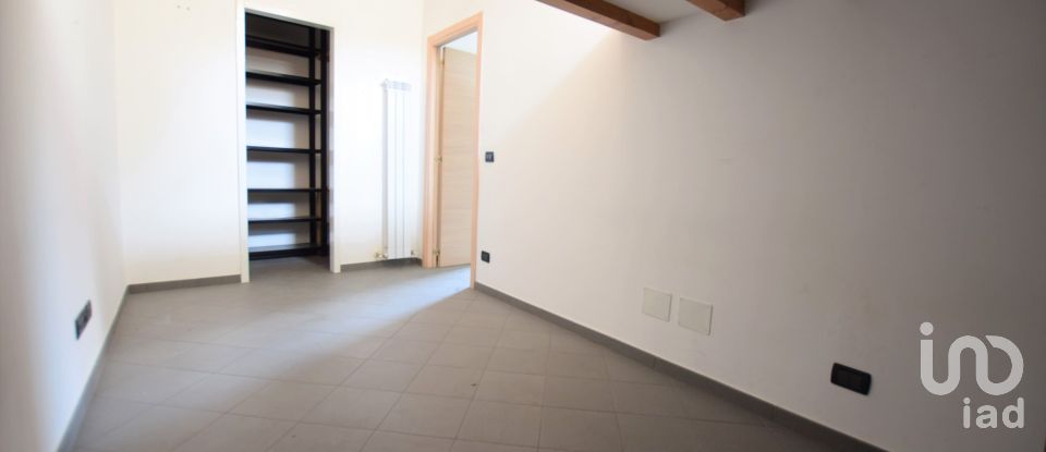 Appartamento 5 locali di 71 m² a Genova (16159)