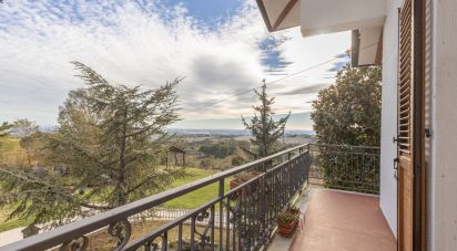 Rustico 6 locali di 200 m² in Treia (62010)