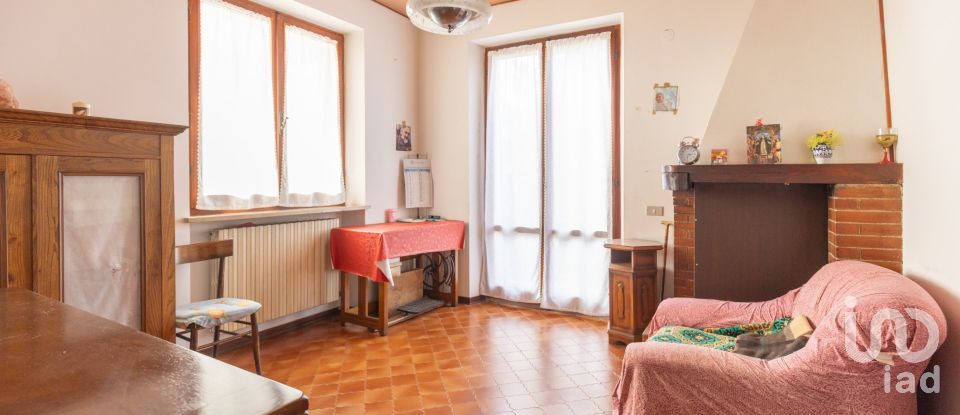 Rustico 6 locali di 200 m² in Treia (62010)