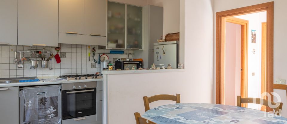 Rustico 6 locali di 200 m² in Treia (62010)