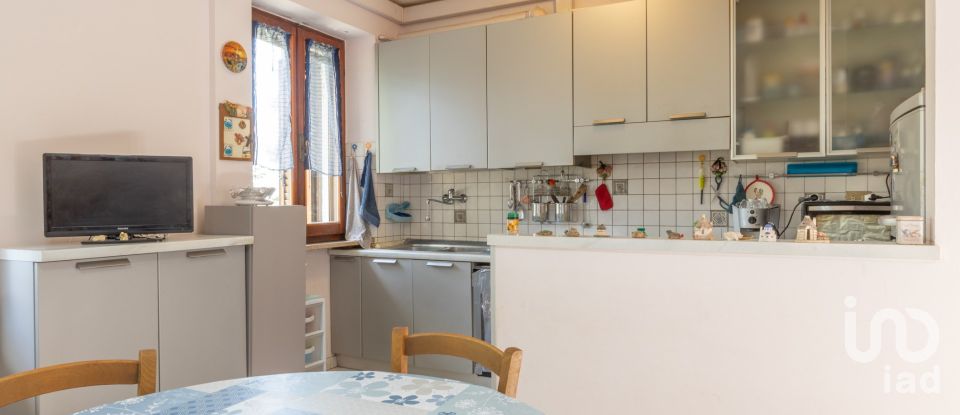 Rustico 6 locali di 200 m² in Treia (62010)