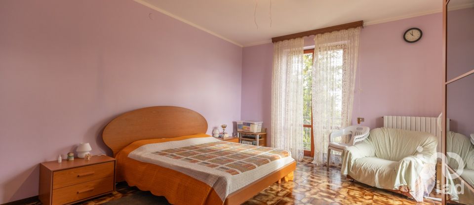 Rustico 6 locali di 200 m² in Treia (62010)