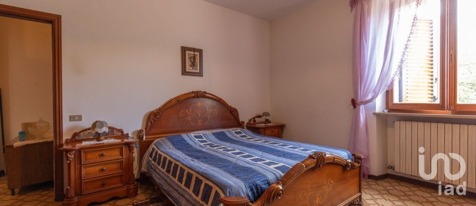 Rustico 6 locali di 200 m² in Treia (62010)