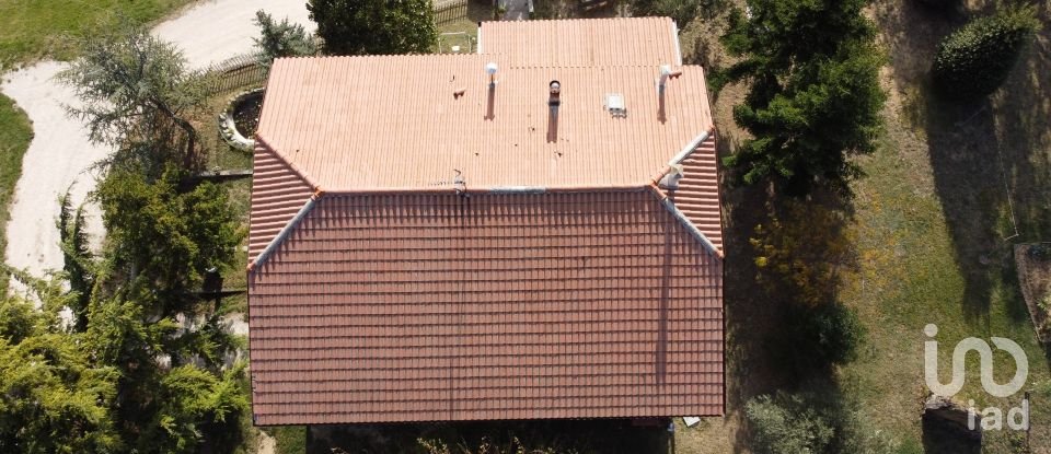 Rustico 6 locali di 200 m² in Treia (62010)