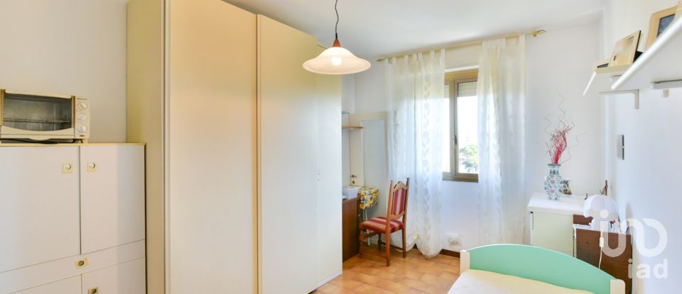 Three-room apartment of 80 m² in Inverigo (22044)