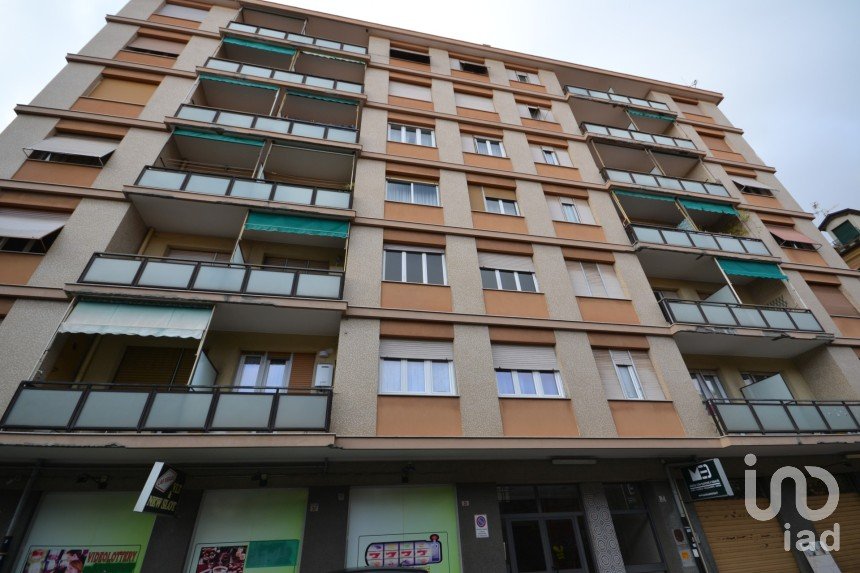 Apartment 5 rooms of 120 m² in Genova (16154)
