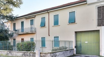Block of flats in Cesano Maderno (20811) of 339 m²