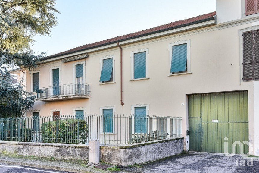 Appartamento 9 locali di 186 m² a Cesano Maderno (20811)