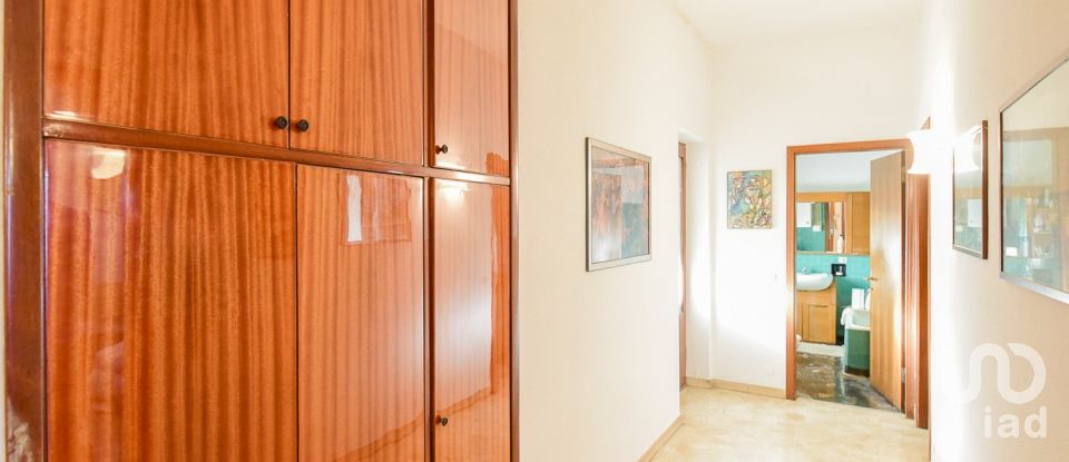 Apartment 9 rooms of 186 m² in Cesano Maderno (20811)