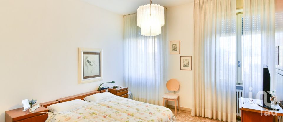 Appartamento 9 locali di 186 m² a Cesano Maderno (20811)