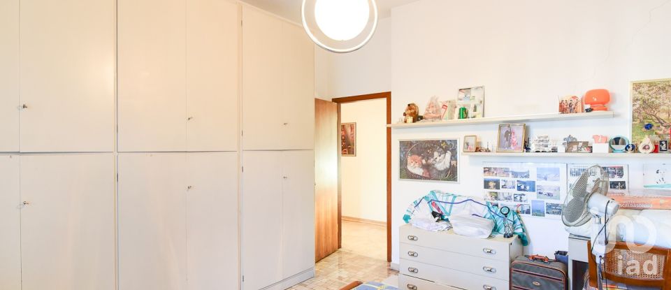 Apartment 9 rooms of 186 m² in Cesano Maderno (20811)