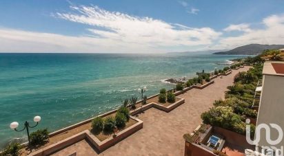 Appartamento 6 locali di 101 m² a Arenzano (16011)