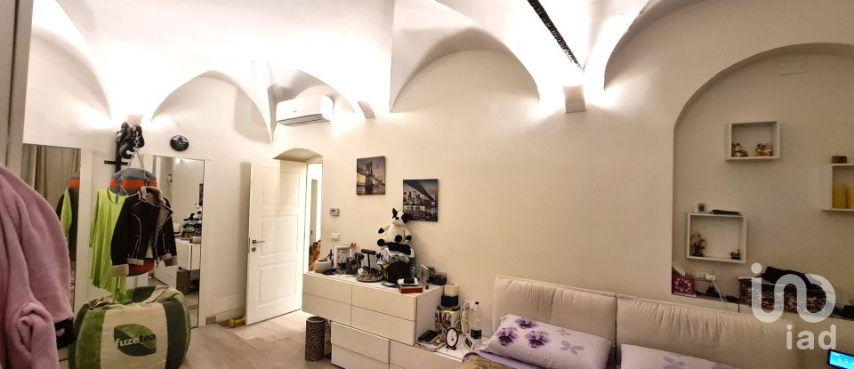 Apartment 5 rooms of 94 m² in Genova (16137)