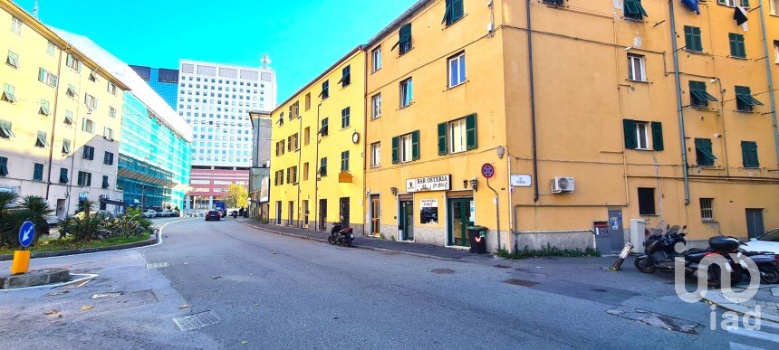 Negozio / locale commerciale di 165 m² in Genova (16149)