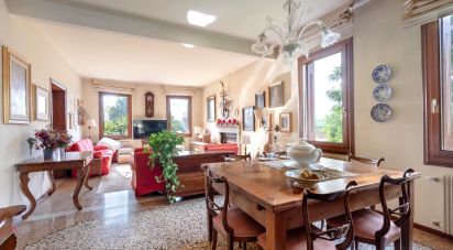 Farm 11 rooms of 383 m² in Oderzo (31046)