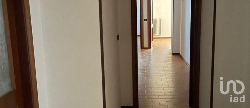 Apartment 6 rooms of 230 m² in Corropoli (64013)