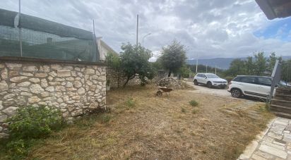 Casa indipendente 15 locali di 350 m² in Poggio Picenze (67026)