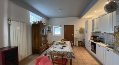 Casa indipendente 15 locali di 350 m² in Poggio Picenze (67026)