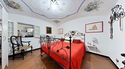 Hotel 4 rooms of 95 m² in Chiavari (16043)